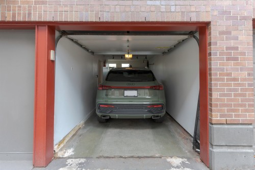 139 Alexander St, Vancouver, BC 