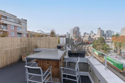 139 Alexander St, Vancouver, BC 