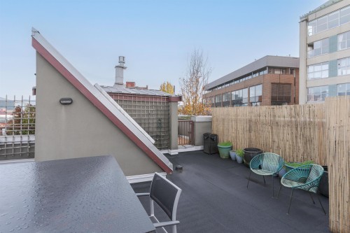 139 Alexander St, Vancouver, BC 