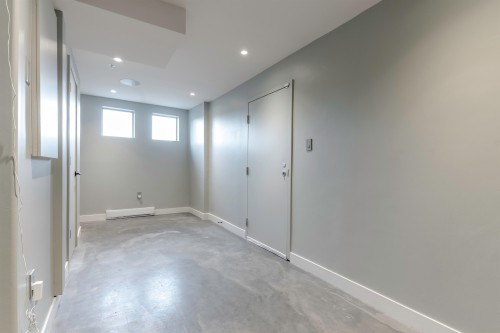 139 Alexander St, Vancouver, BC 