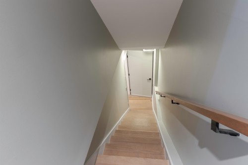 139 Alexander St, Vancouver, BC 