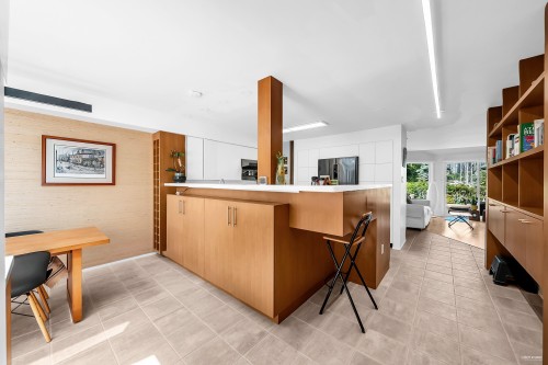 1106 Ironwork Passage, Vancouver, BC 