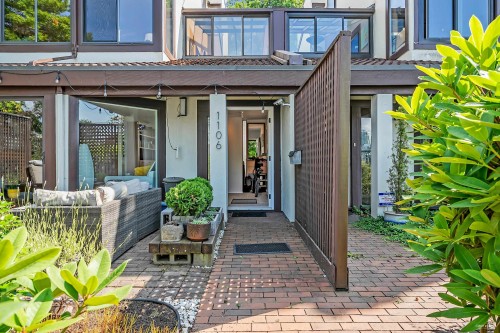 1106 Ironwork Passage, Vancouver, BC 