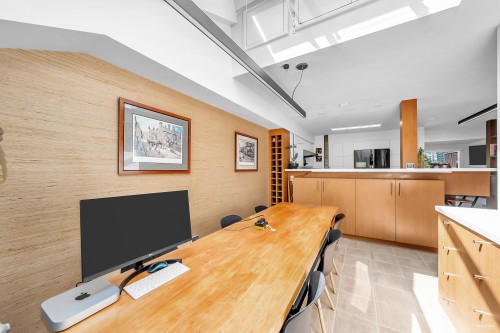 1106 Ironwork Passage, Vancouver, BC 