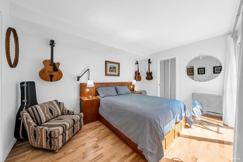 1106 Ironwork Passage, Vancouver, BC 