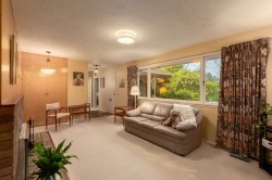 6390 Winch Street  Burnaby, BC V5B 2L3