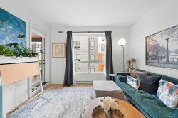 422-3131 Murray Street  Port Moody, BC V3H 0L9