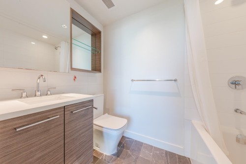 902-7468 Lansdowne Road, Richmond, BC 