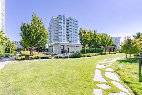 902-7468 Lansdowne Road, Richmond, BC 