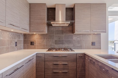 902-7468 Lansdowne Road, Richmond, BC 