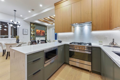 1-1322 13Th Avenue E, Vancouver, BC 