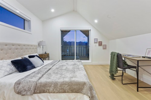 1-1322 13Th Avenue E, Vancouver, BC 