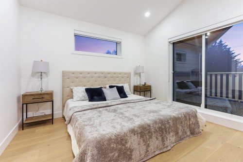 1-1322 13Th Avenue E, Vancouver, BC 