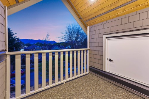 1-1322 13Th Avenue E, Vancouver, BC 