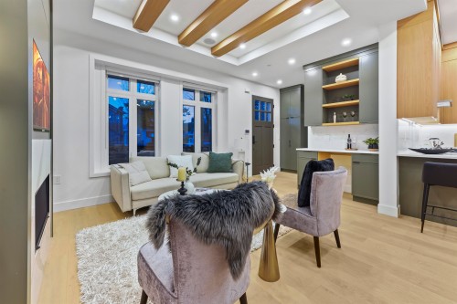 1-1322 13Th Avenue E, Vancouver, BC 