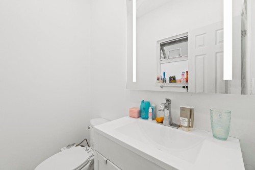 1405 Edinburgh Street, New Westminster, BC 