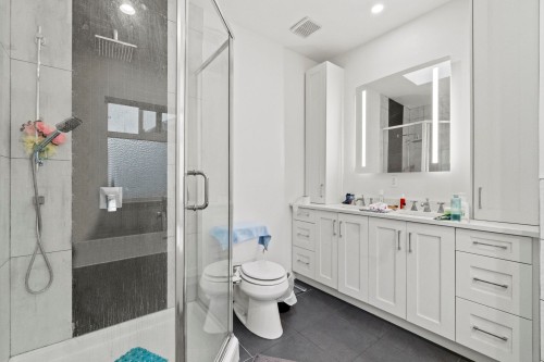 1405 Edinburgh Street, New Westminster, BC 