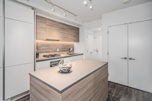 1801-657 Whiting Way, Coquitlam, BC 