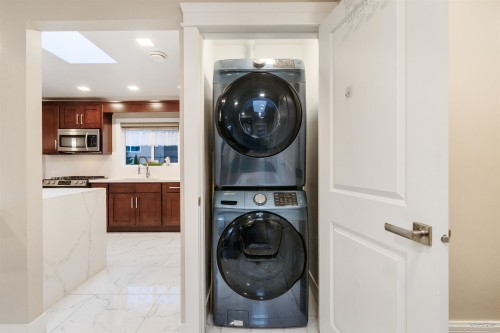 922 Seacrest Court, Port Moody, BC 