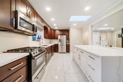 922 Seacrest Court, Port Moody, BC 