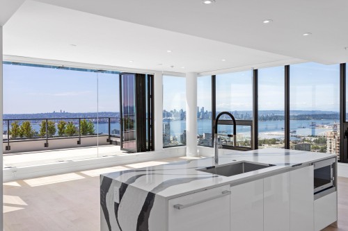 1602-135 13Th Street E, North Vancouver, BC 