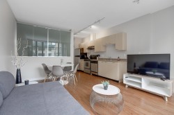 209-1249 Granville Street  Vancouver, BC V6Z 1M5