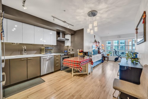 216-2888 2Nd Avenue E, Vancouver, BC 