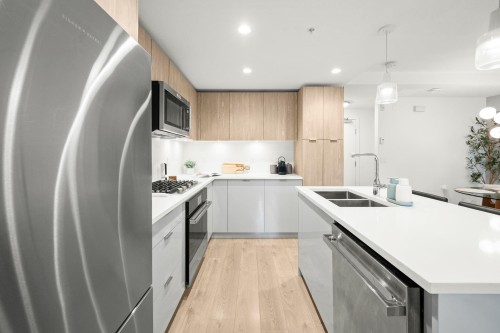 Th8-108 8Th Street E, North Vancouver, BC 