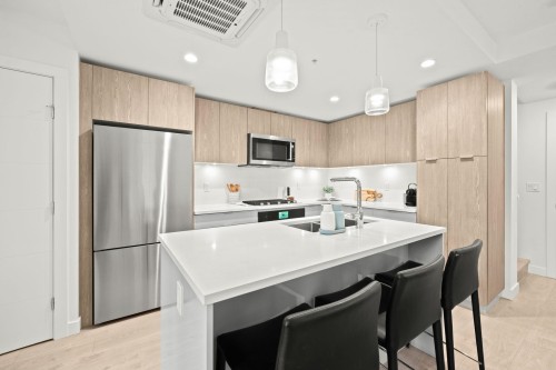 Th8-108 8Th Street E, North Vancouver, BC 