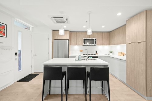 Th8-108 8Th Street E, North Vancouver, BC 