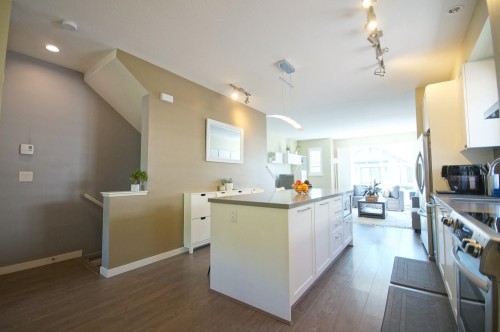 16-3470 Highland Drive, Coquitlam, BC 