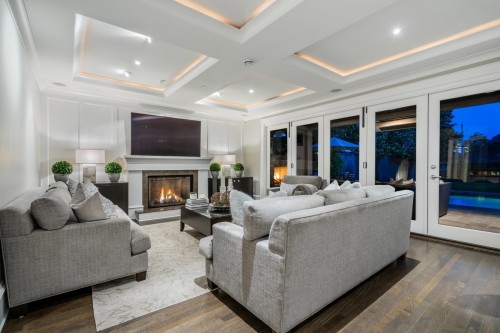 2312 Kings Avenue, West Vancouver, BC 