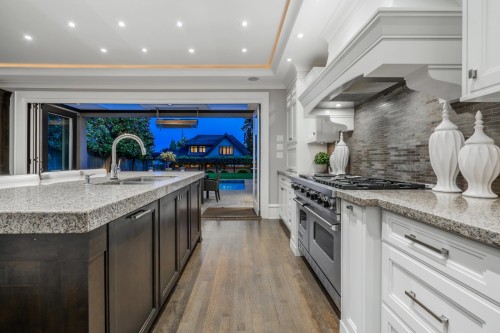 2312 Kings Avenue, West Vancouver, BC 