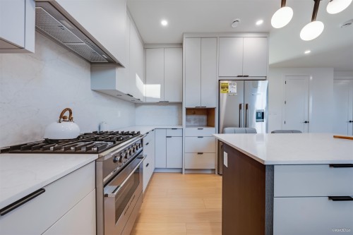 2-4211 Graveley Street, Burnaby, BC 