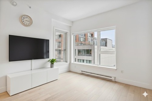 407-2666 Duke Street, Vancouver, BC 