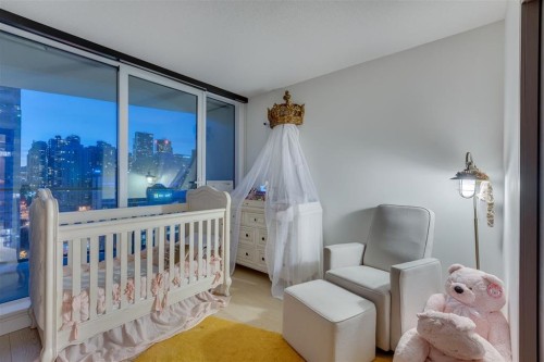 Ph2015-68 Smithe Street, Vancouver, BC 