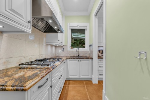 1835 Mathers Avenue, West Vancouver, BC 