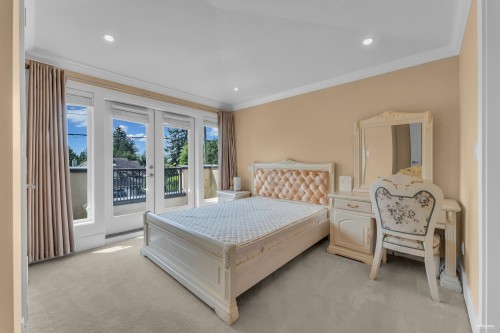 1835 Mathers Avenue, West Vancouver, BC 