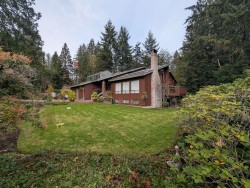 1498 Chamberlain Drive  North Vancouver, BC V7K 1P6