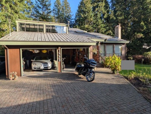 1498 Chamberlain Drive, North Vancouver, BC 