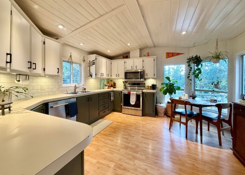 962 Cemetery Road, Gibsons, BC 