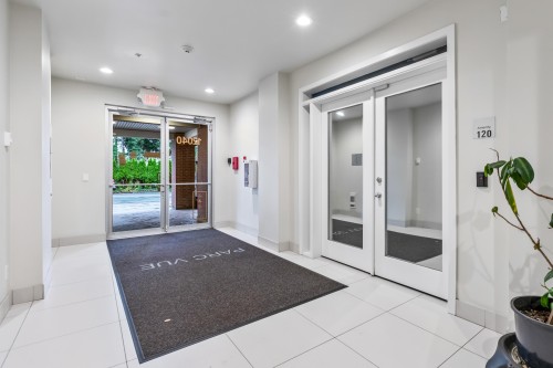 102-12040 222 Street, Maple Ridge, BC 