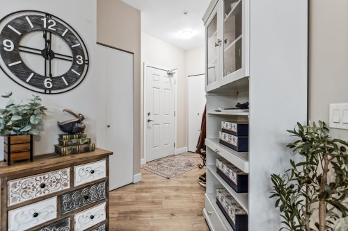 102-12040 222 Street, Maple Ridge, BC 