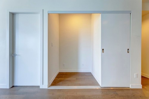 9Xx-9060 University Crescent, Burnaby, BC 