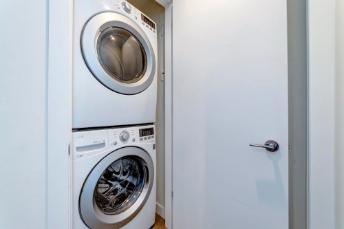 9Xx-9060 University Crescent, Burnaby, BC 