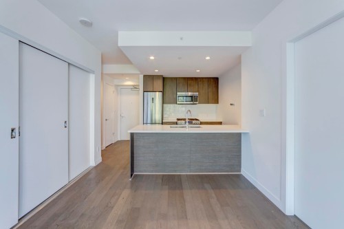 9Xx-9060 University Crescent, Burnaby, BC 