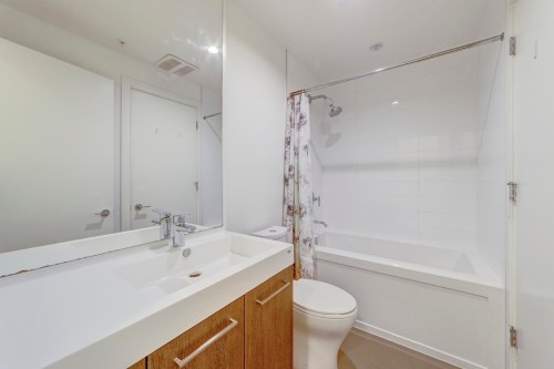 9Xx-9060 University Crescent, Burnaby, BC 