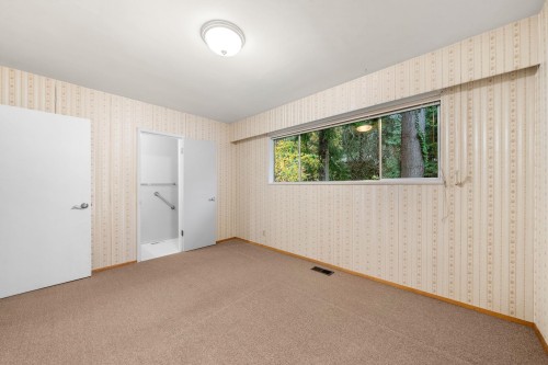 2086 Tompkins Crescent, North Vancouver, BC 