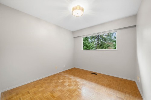 2086 Tompkins Crescent, North Vancouver, BC 