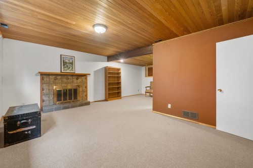 2086 Tompkins Crescent, North Vancouver, BC 